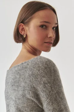 ASYMETRYCZNE KOLCZYKI Z CZARNYM AKCENTEM — SPLOTI