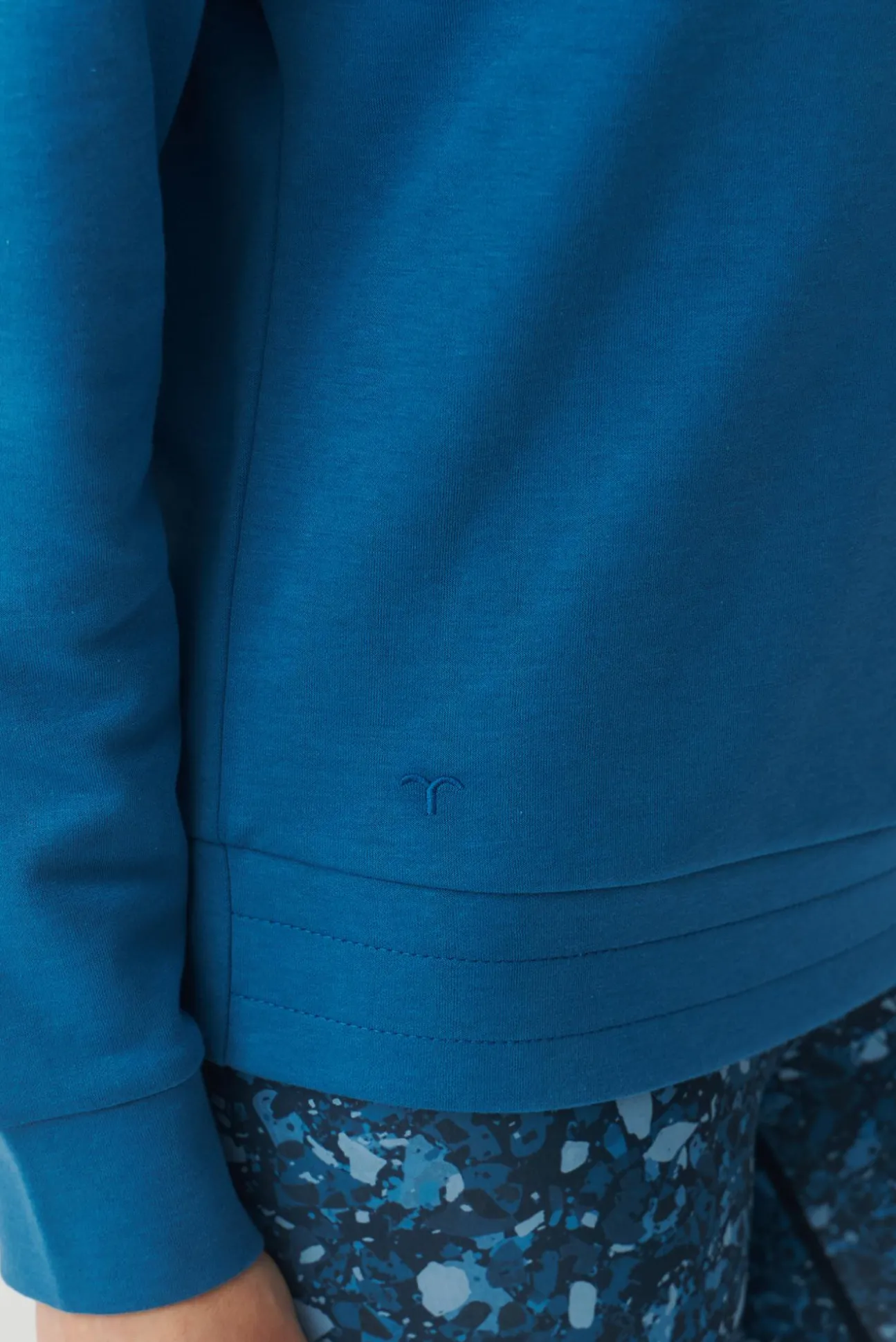 BLUZA DAMSKA Z DEKOLTEM TYPU WODA - SILVANA