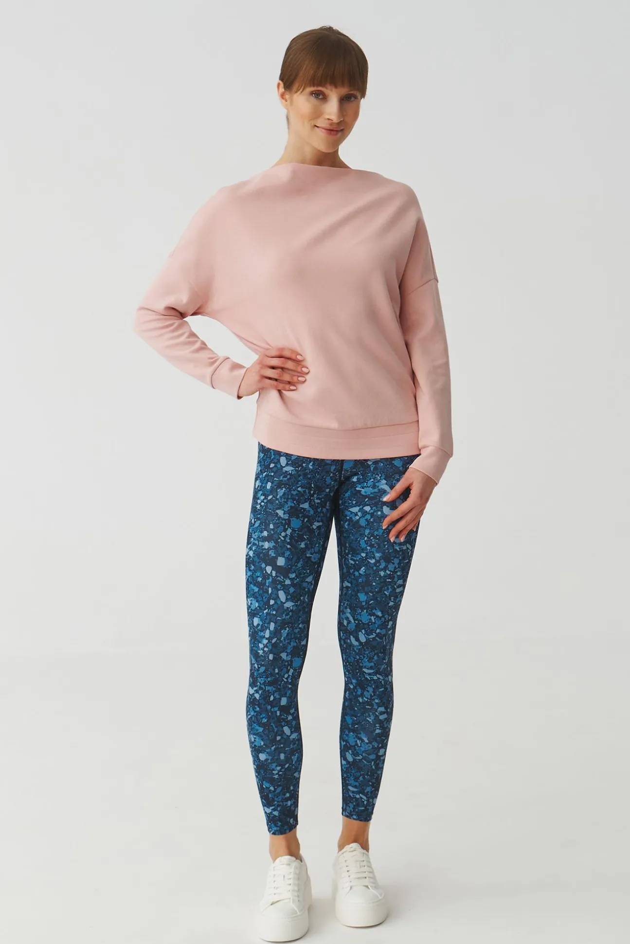 BLUZA DAMSKA Z DEKOLTEM TYPU WODA - SILVANA