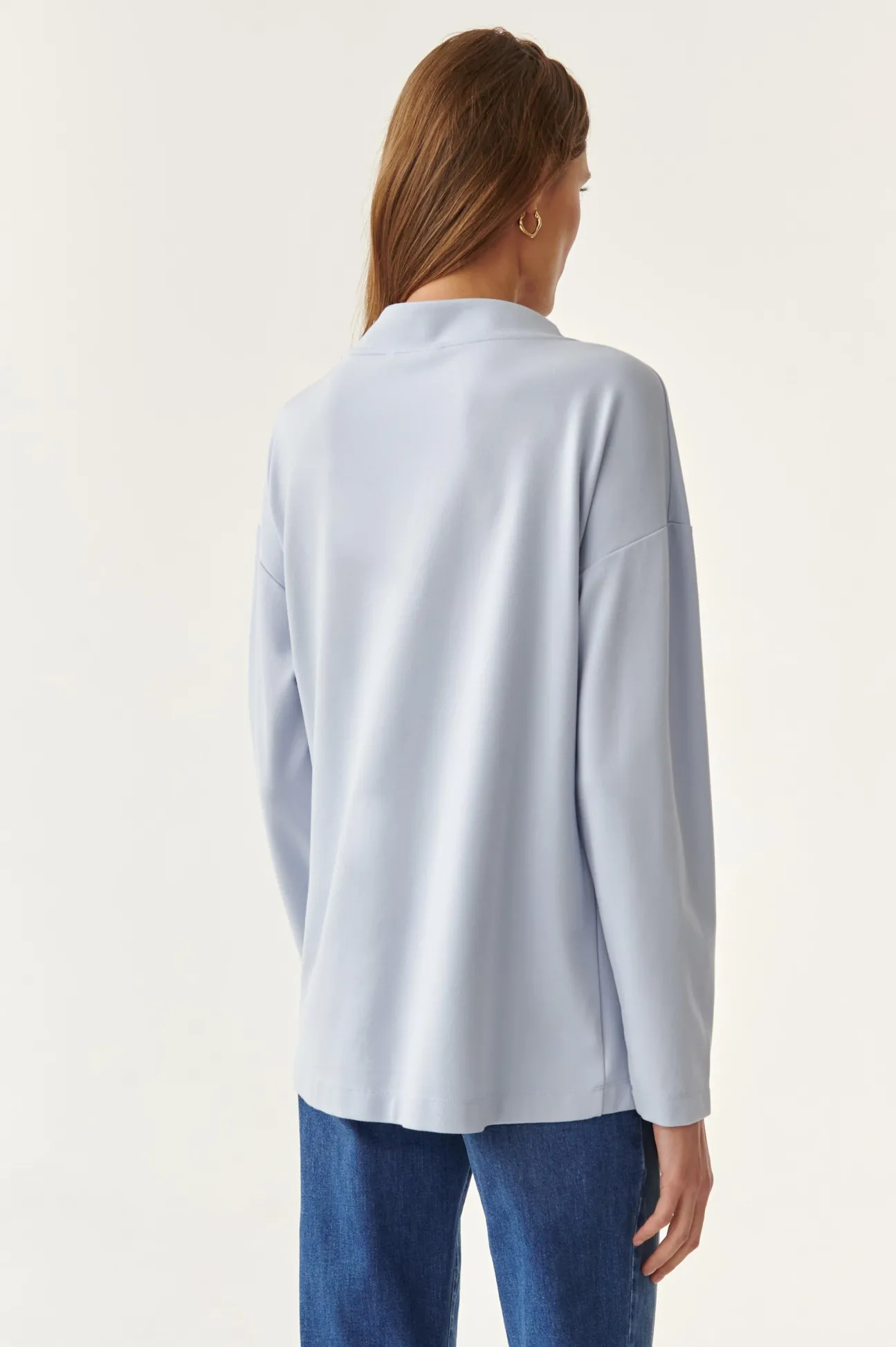 BLUZA DAMSKA Z DEKOLTEM WODĄ KONCZI