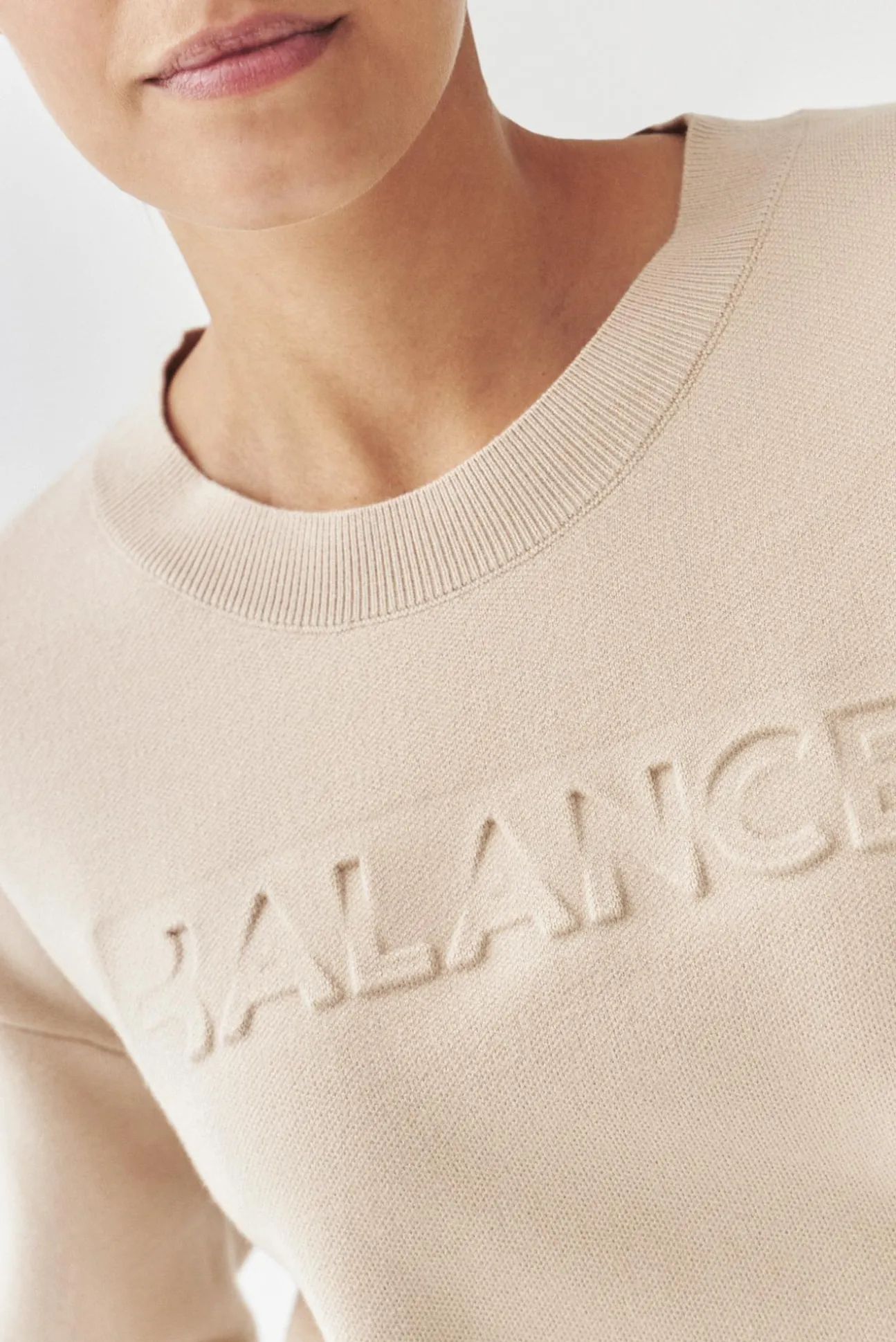 DAMSKI SWETER Z OKRĄGŁYM DEKOLTEM - BALAMI
