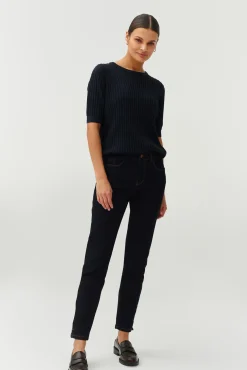 DAMSKIE SPODNIE TYPU RURKI Z CIEMNEGO DENIMU - RENA