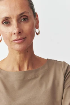 DOPASOWANA BLUZKA DAMSKA Z DZIANINY — LUMIKO