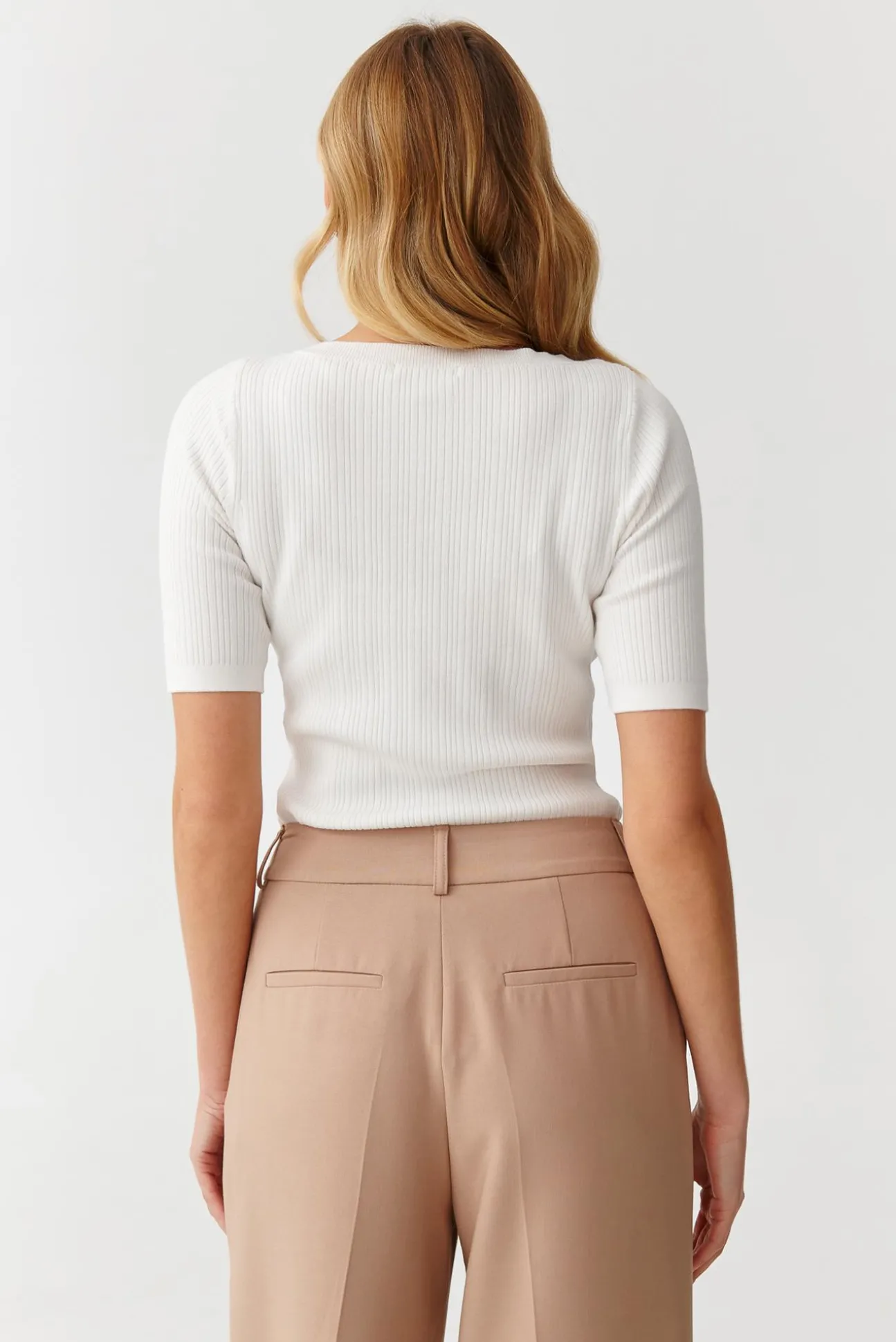 DOPASOWANY SWETER DAMSKI W PRĄŻKI - SALMIKO