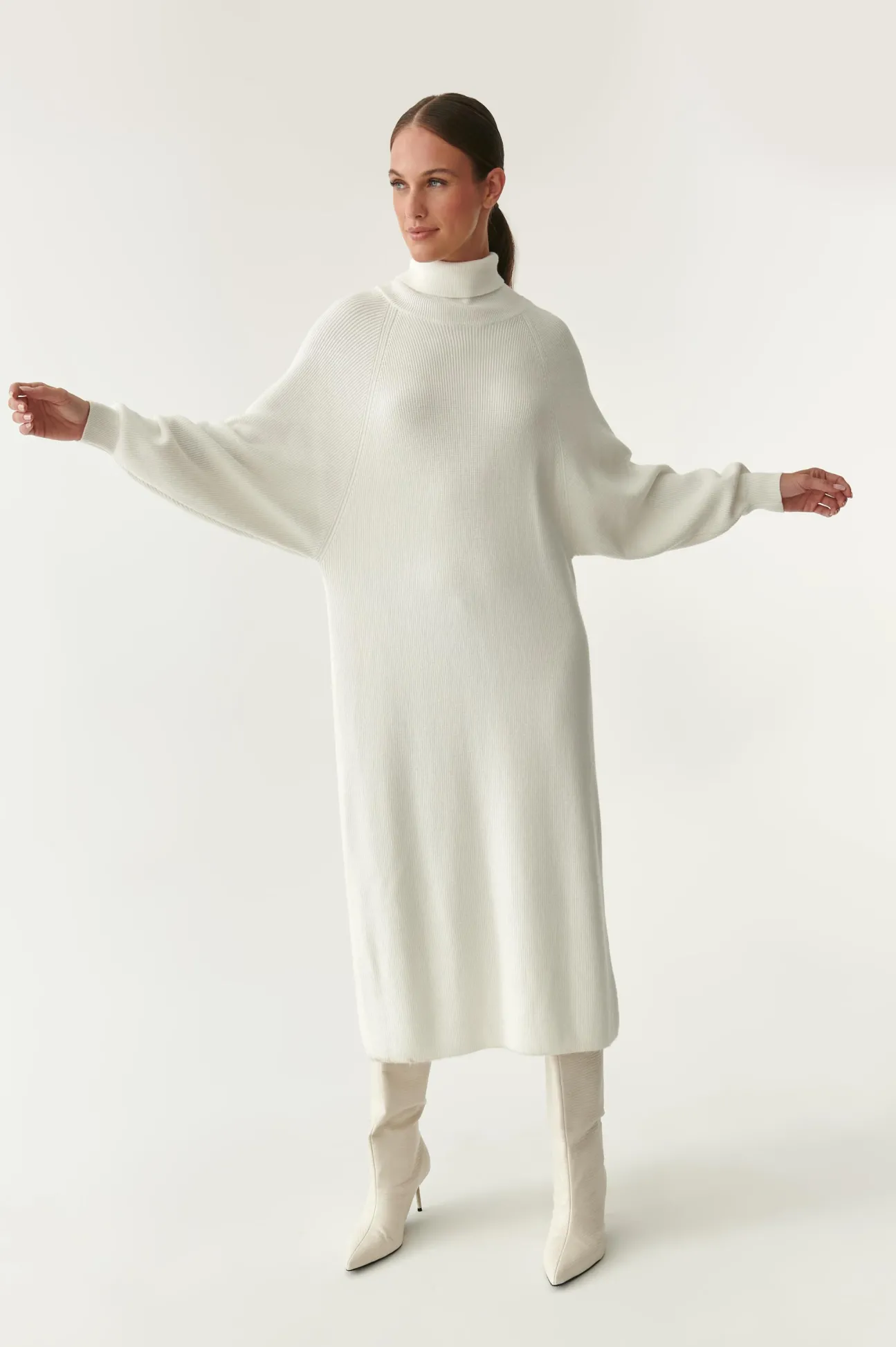 DZIANINOWA SUKIENKA OVERSIZE RONESI