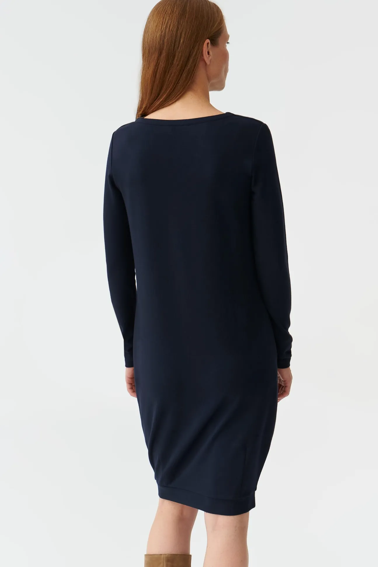 ELEGANCKA SUKIENKA DZIANINOWA Z DŁUGIM RĘKAWEM ARINA