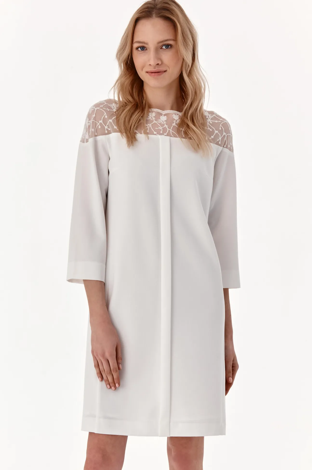 ELEGANCKA SUKIENKA Z HAFTEM KARETA B