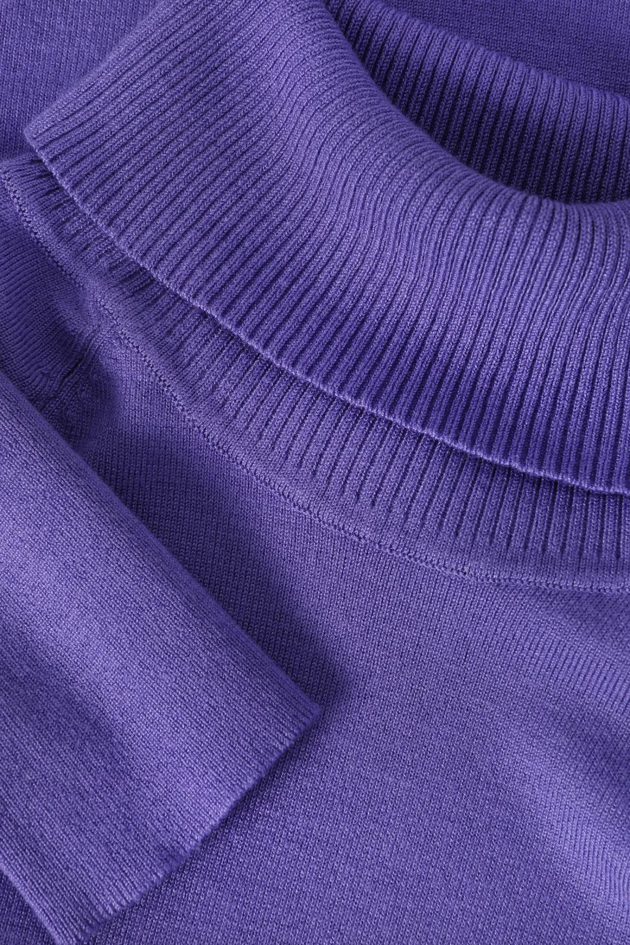 KLASYCZNY DAMSKI SWETER Z GOLFEM - NEKOKI