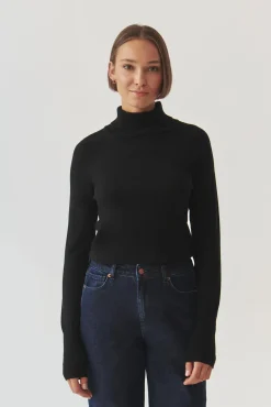 KLASYCZNY DAMSKI SWETER Z GOLFEM - NEKOKI