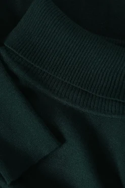 KLASYCZNY SWETER DAMSKI Z GOLFEM — NEKOKI 1