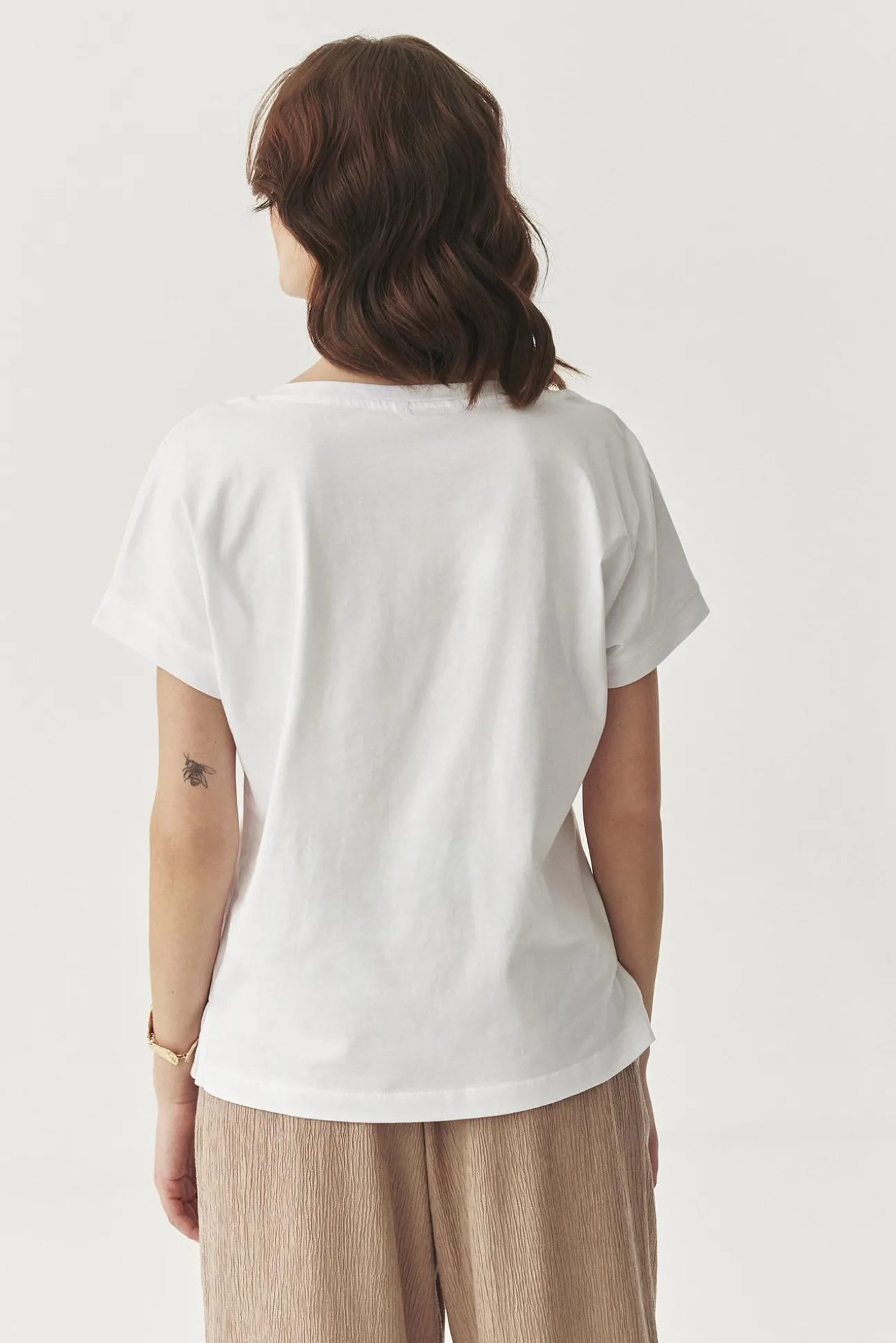 LUŹNY T-SHIRT Z BAWEŁNY - ANOKO 1