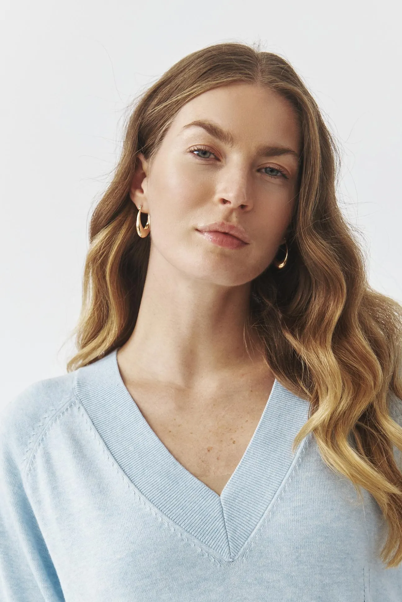 OVERSIZOWY SWETER — SABA