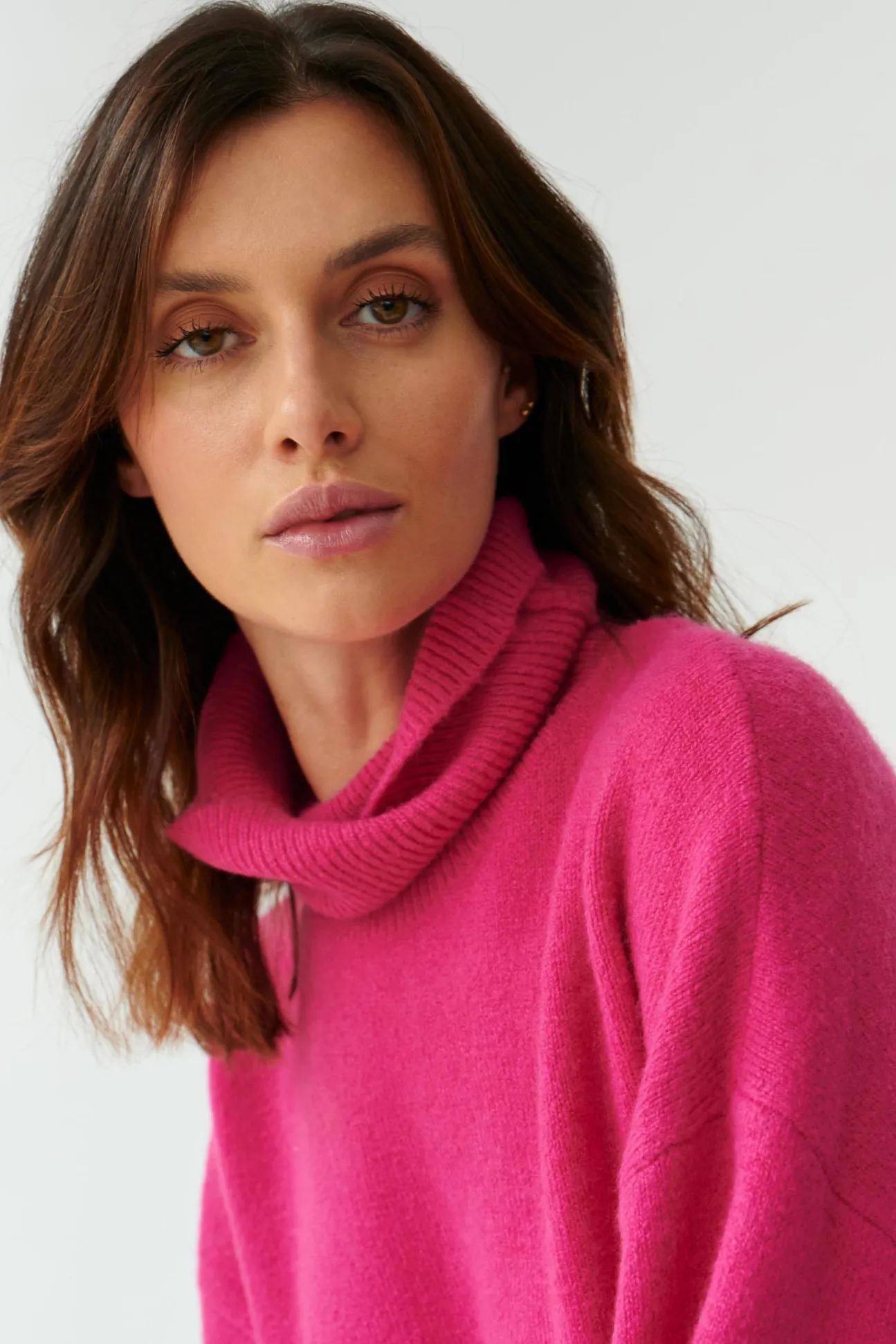 OVERSIZOWY SWETER DAMSKI Z GOLFEM WAMKO 1