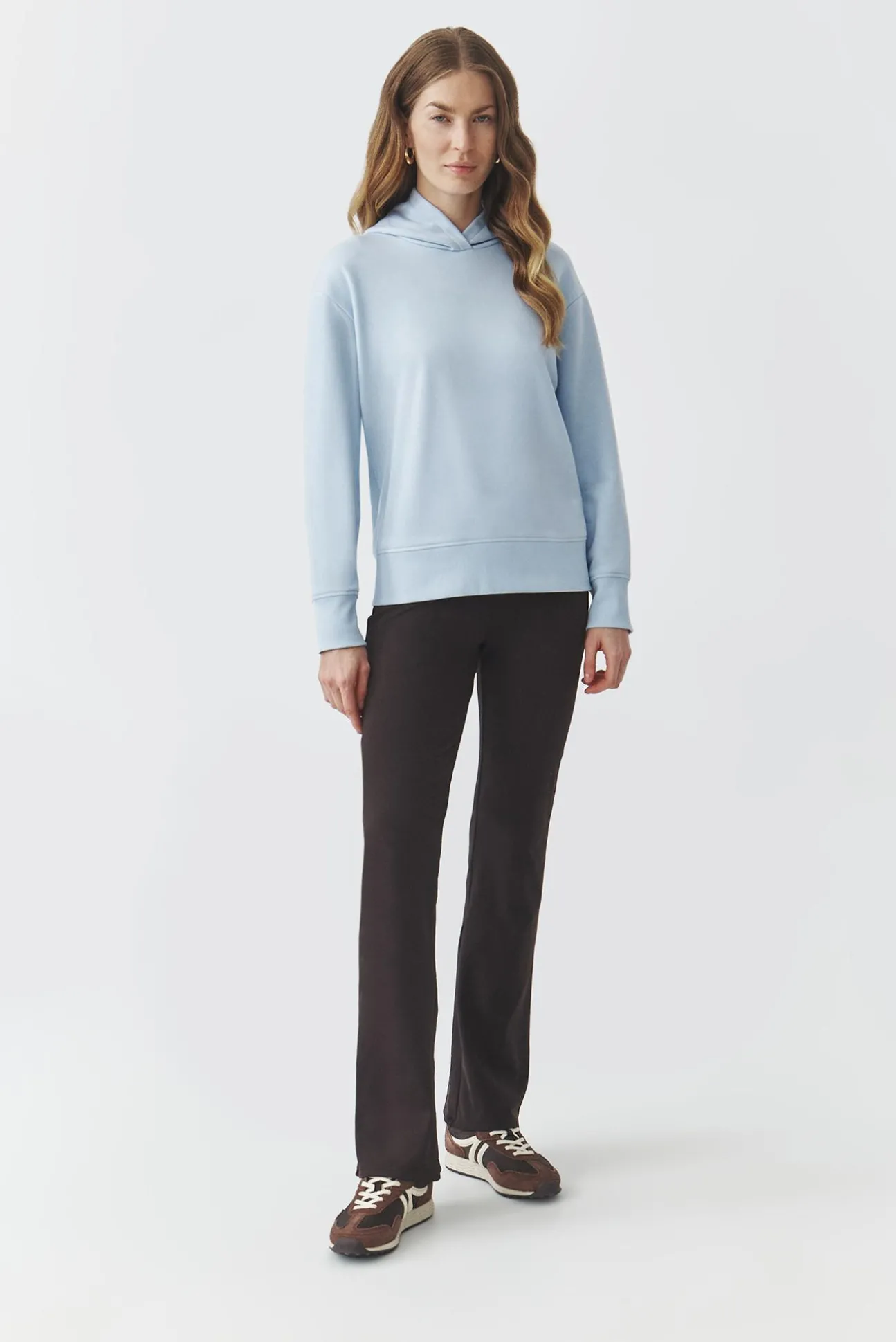 PASTELOWA BLUZA Z KAPTUREM — NULA