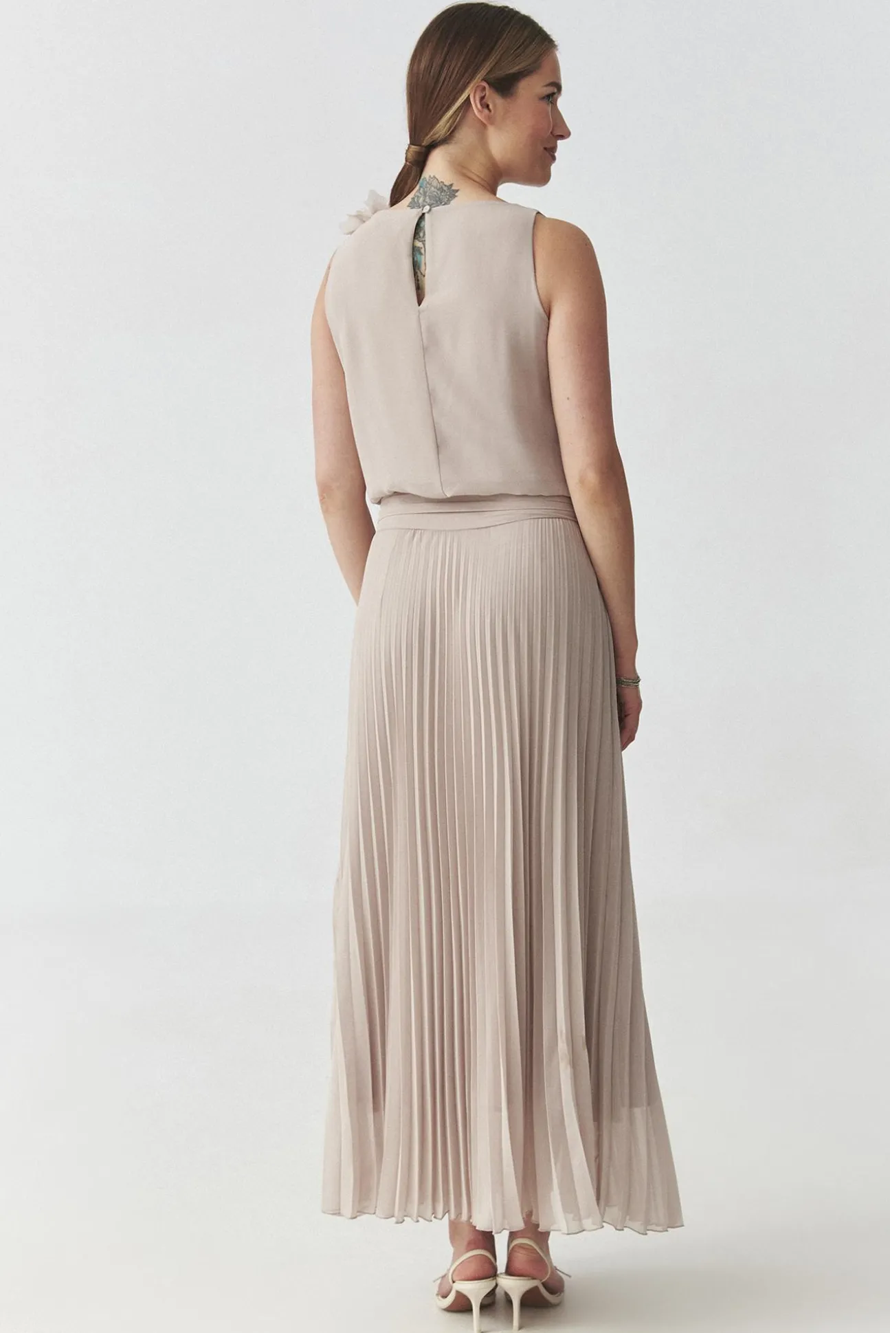 PLISOWANA SUKIENKA MAXI — ROZANI