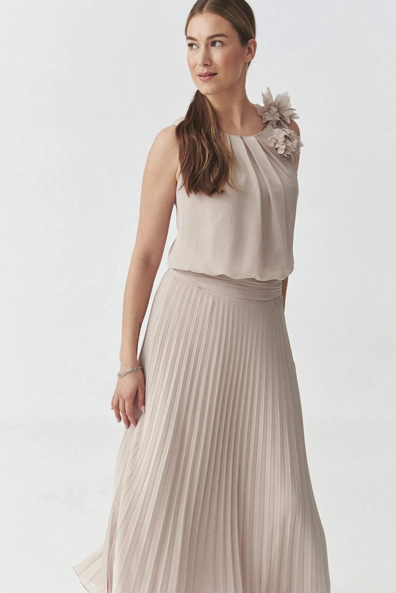 PLISOWANA SUKIENKA MAXI — ROZANI