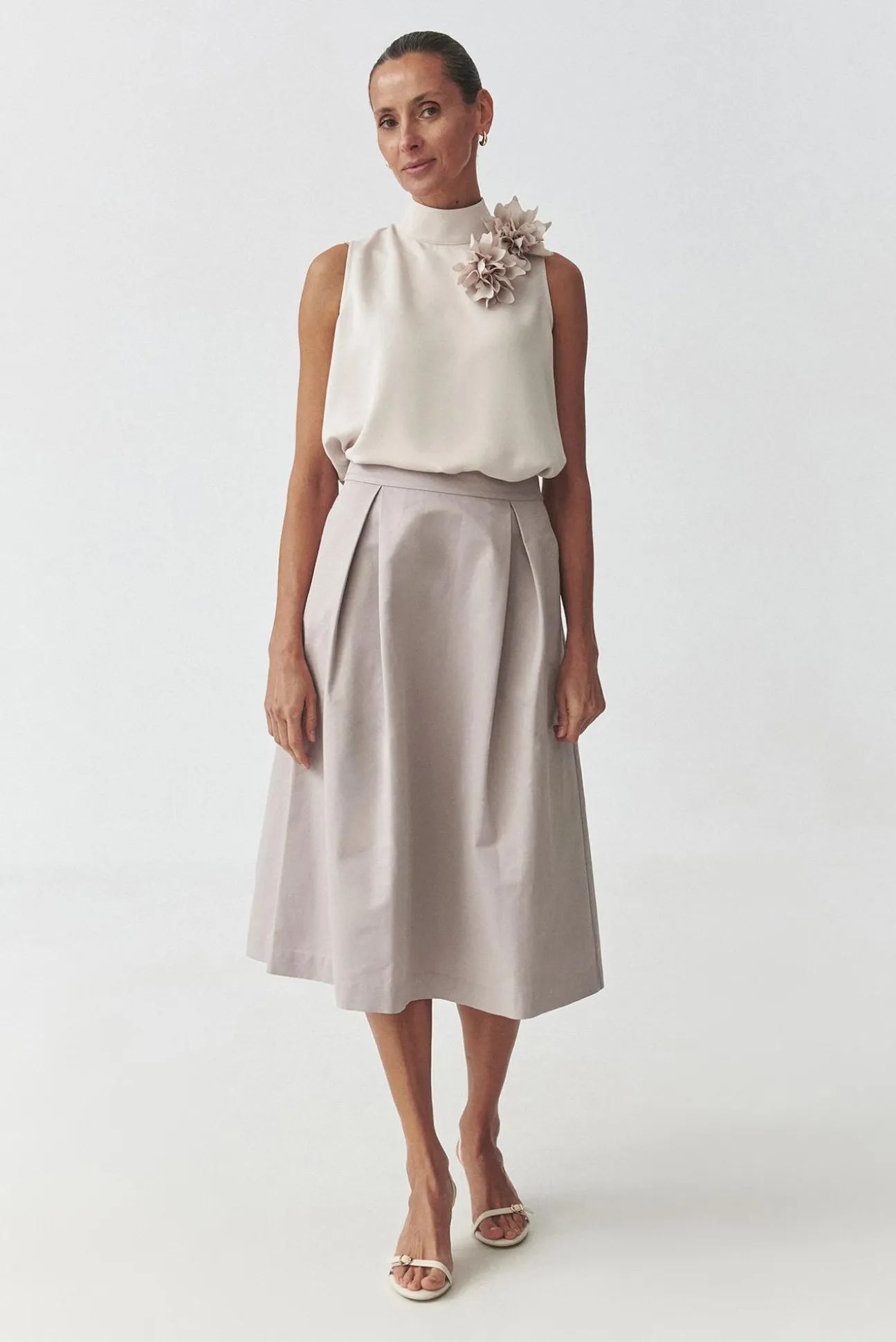 ROZKLOSZOWANA SPÓDNICA MIDI — DIANA