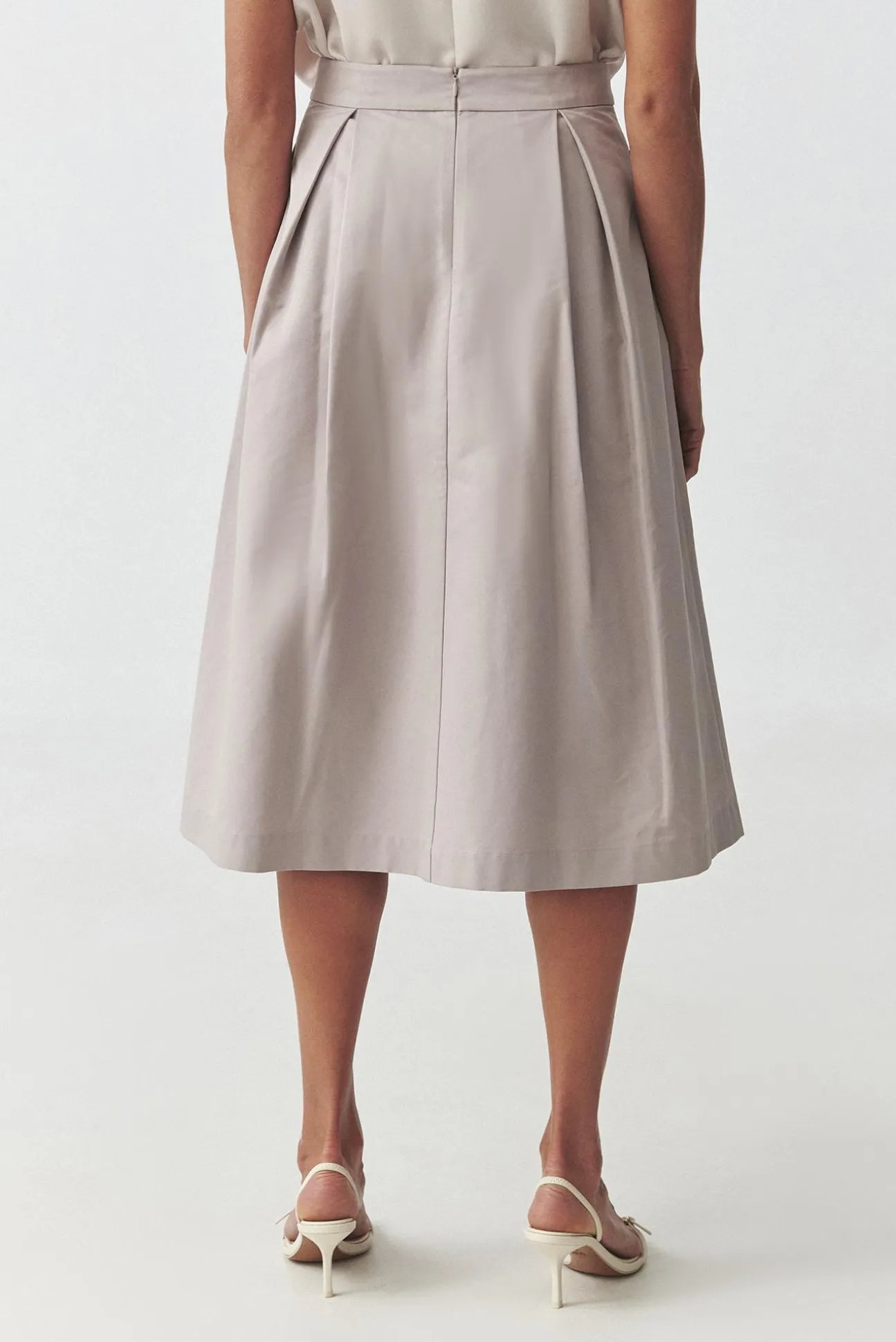 ROZKLOSZOWANA SPÓDNICA MIDI — DIANA