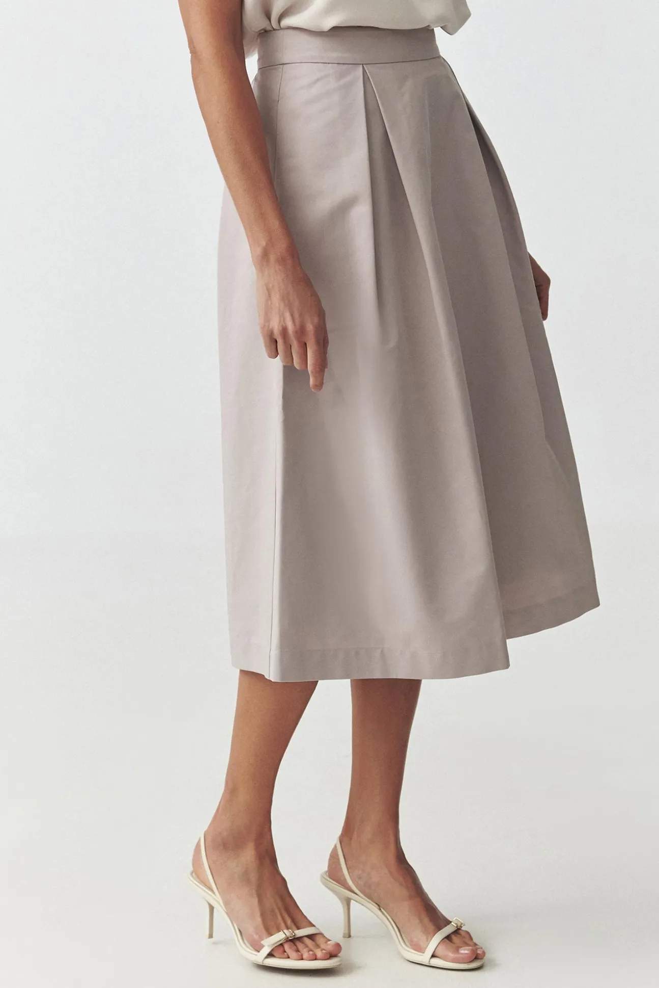 ROZKLOSZOWANA SPÓDNICA MIDI — DIANA