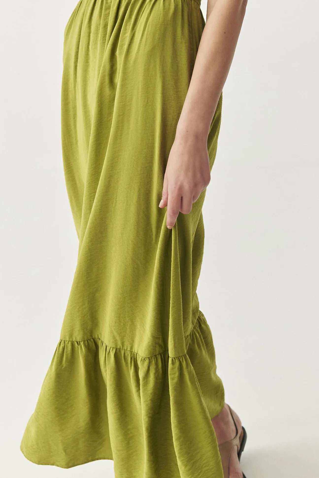 ROZKLOSZOWANA SUKIENKA MAXI - IMMA CZ