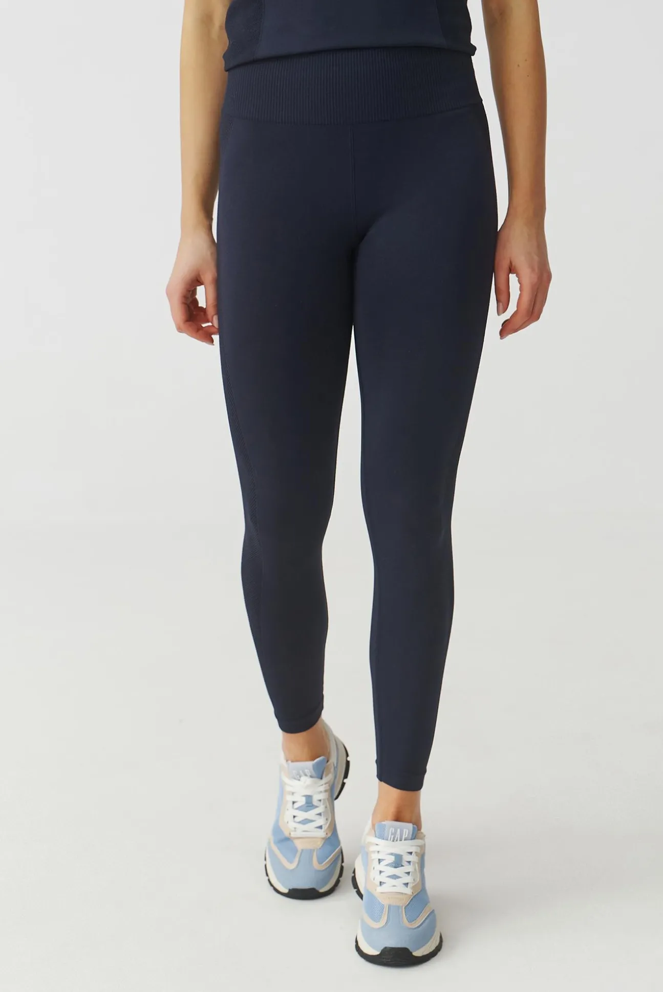SPORTOWE SPODNIE DAMSKIE TYPU LEGGINSY - KLEA