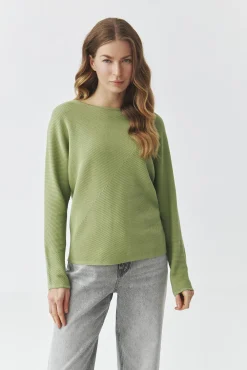 STRUKTURALNY DAMSKI SWETER Z DEKOLTEM W ŁÓDKĘ - PEGGIE