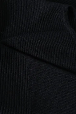 STRUKTURALNY DAMSKI SWETER Z DEKOLTEM W ŁÓDKĘ - PEGGIE