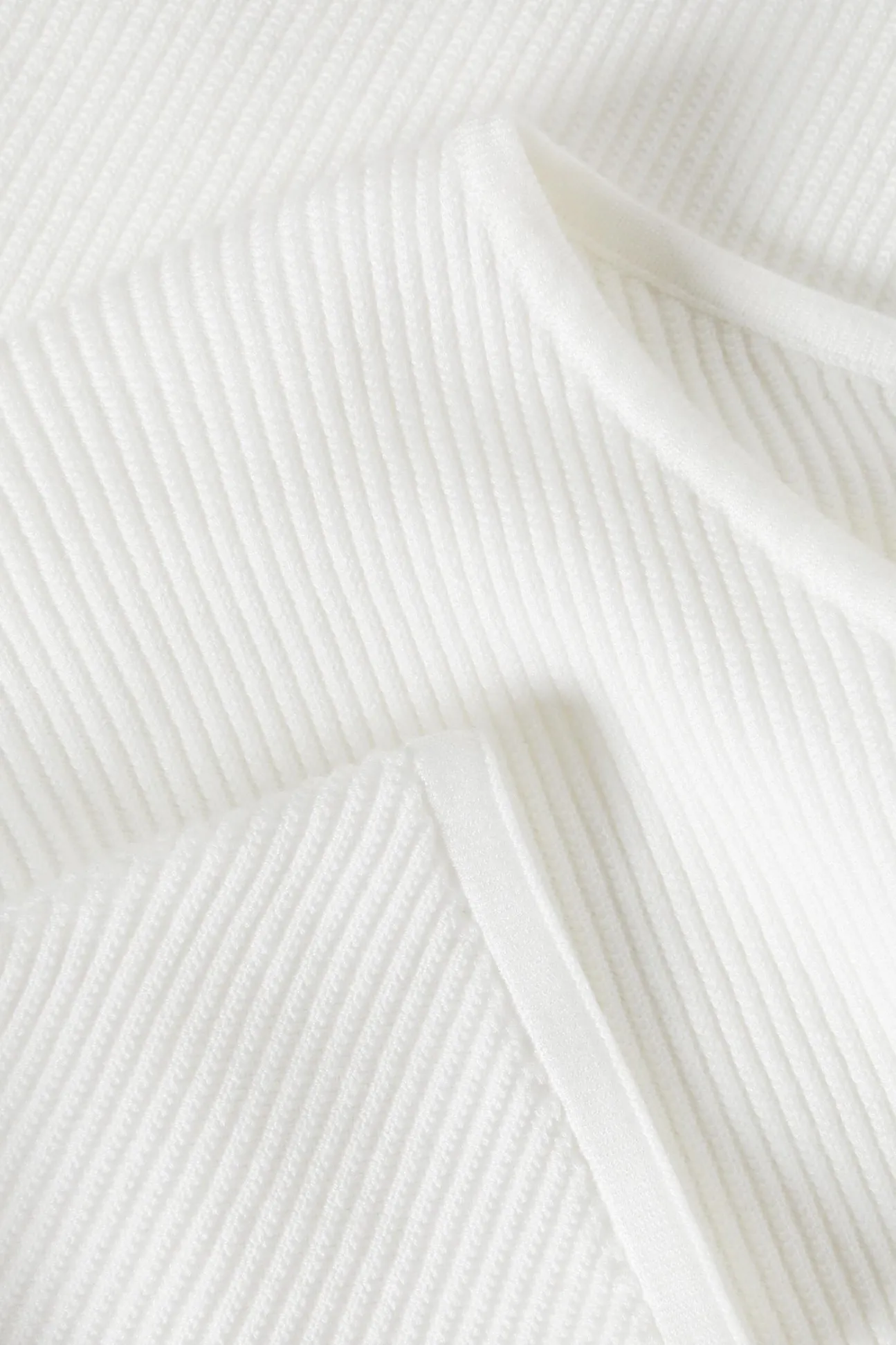 STRUKTURALNY DAMSKI SWETER Z DEKOLTEM W ŁÓDKĘ - PEGGIE