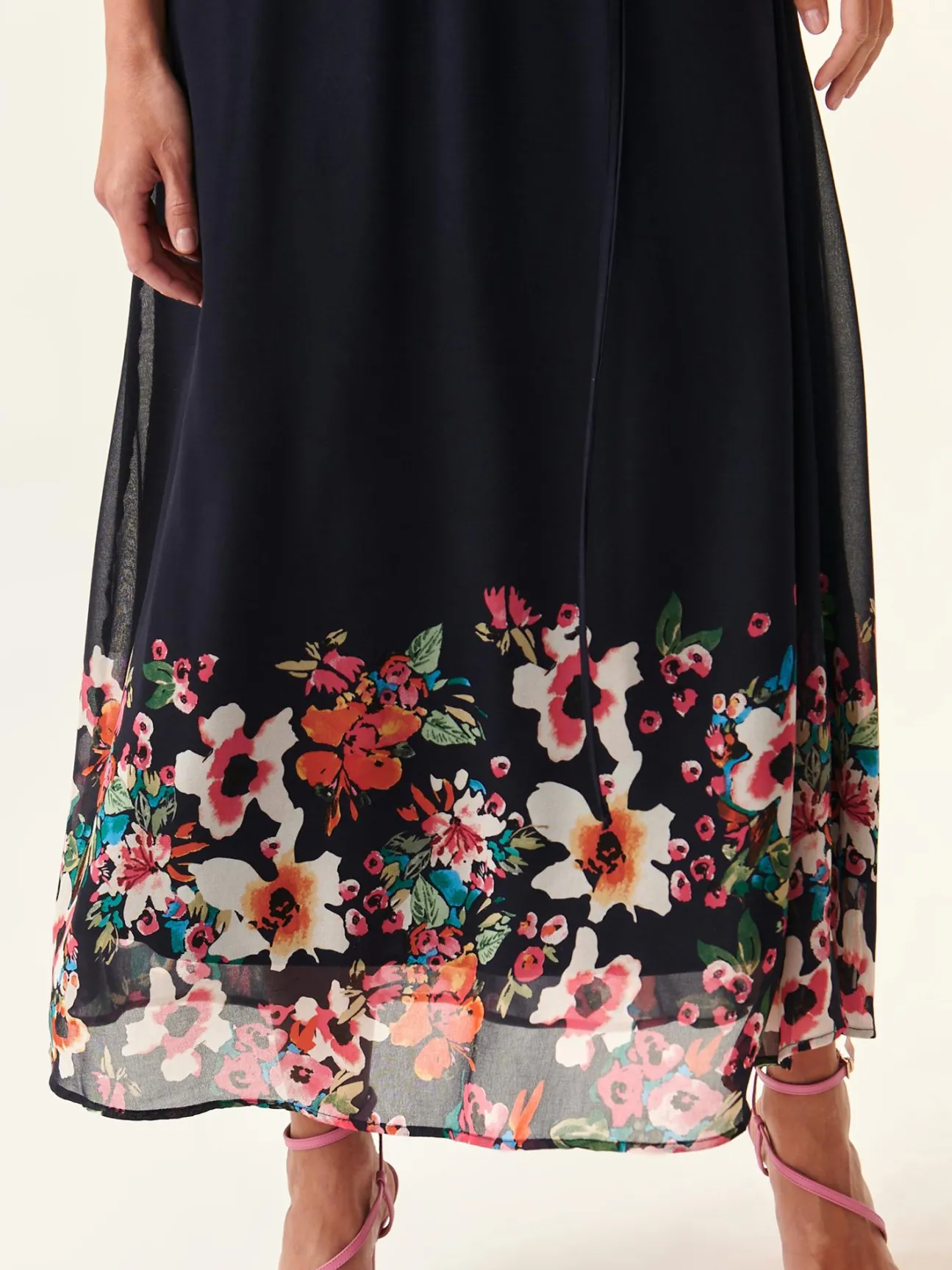 SUKIENKA MAXI OKA
