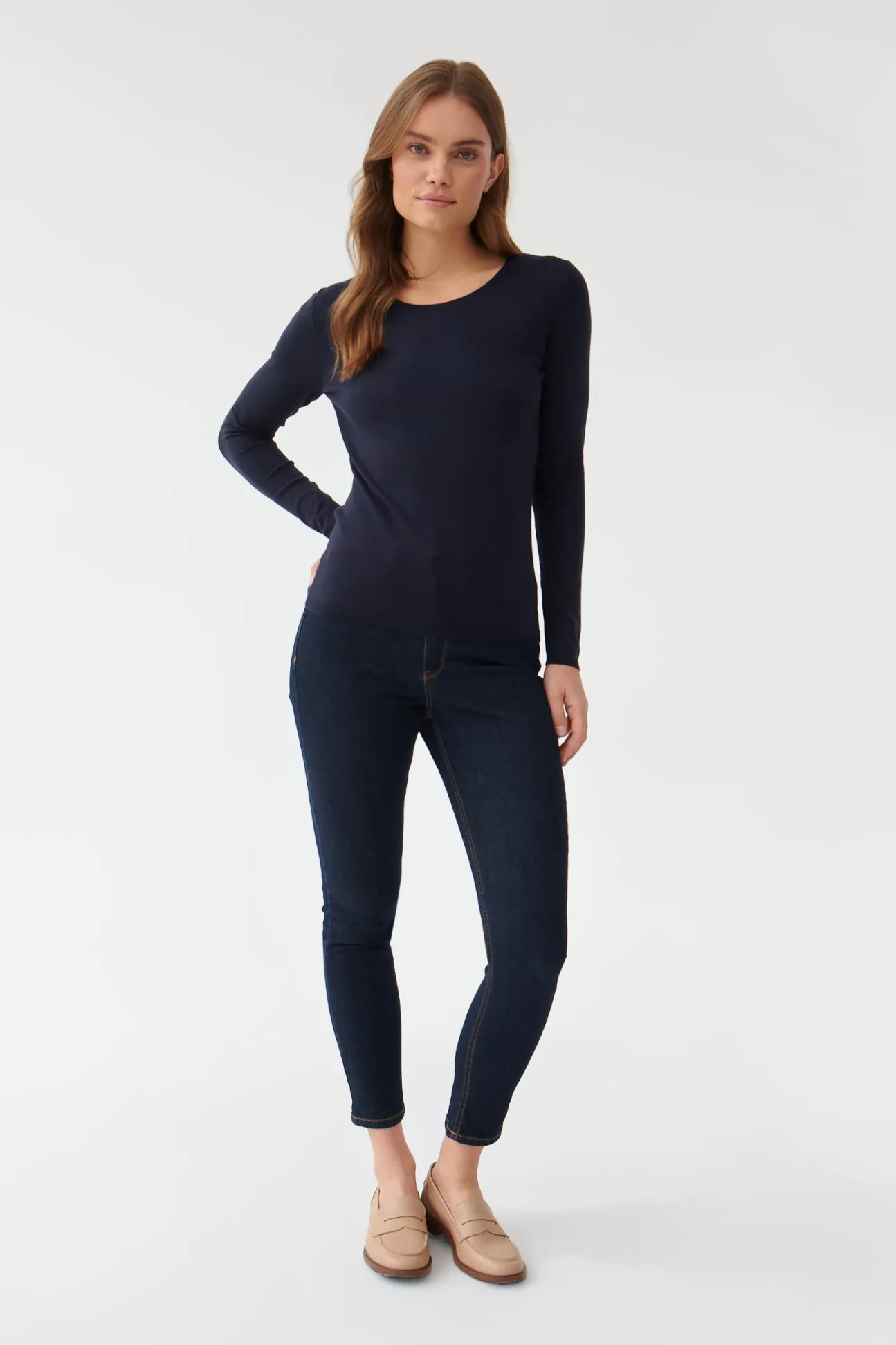 SWETER DAMSKI KLASYCZNY WESSA