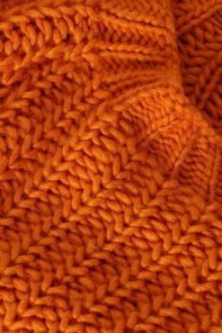 SWETER DAMSKI O WYRAŹNYM SPLOCIE NITERO