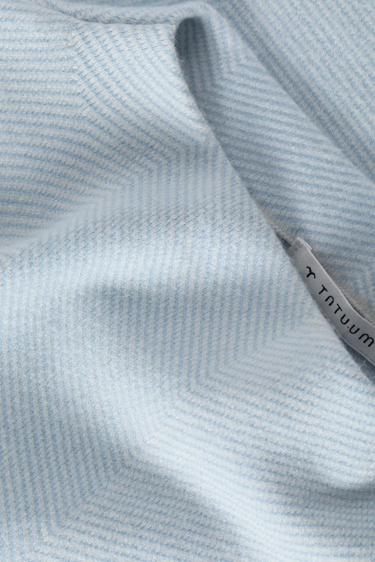 SWETER DAMSKI W JODEŁKĘ FAMALA