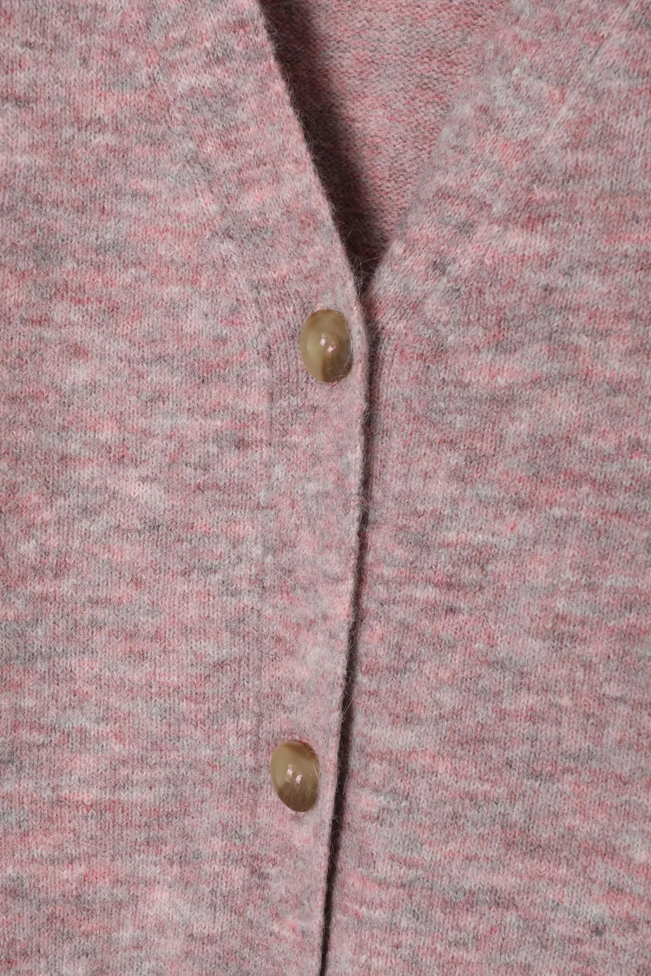 SWETER DAMSKI Z GUZIKAMI I DEKOLTEM W SEREK — AUTUMN