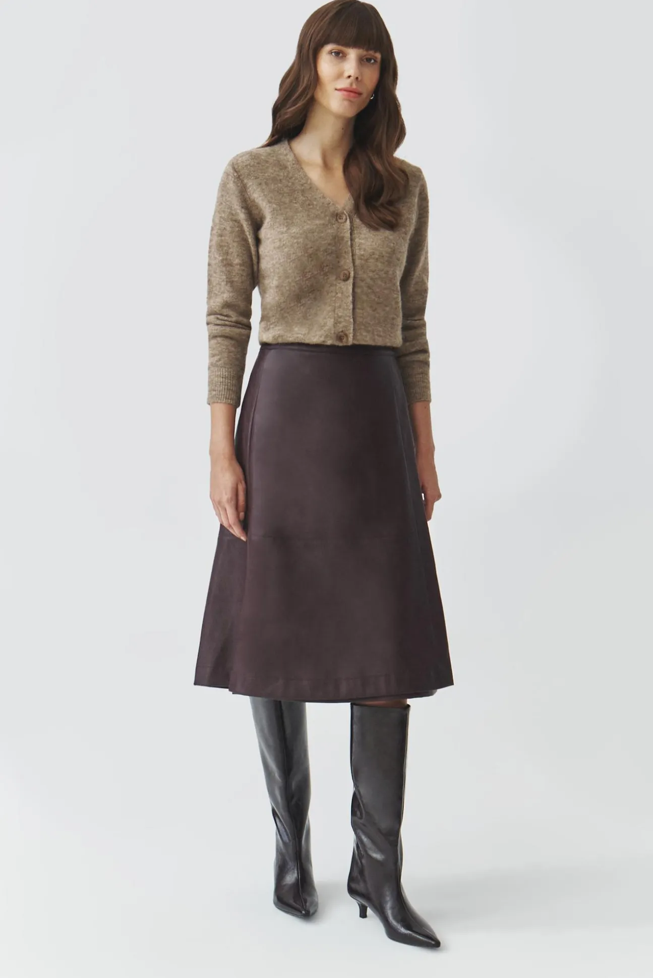 SWETER DAMSKI Z GUZIKAMI I DEKOLTEM W SEREK — AUTUMN