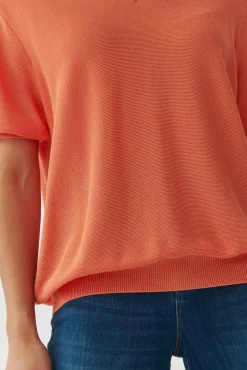 SWETER DAMSKI Z KRÓTKIM RĘKAWEM I DEKOLTEM W SEREK - FOKIA