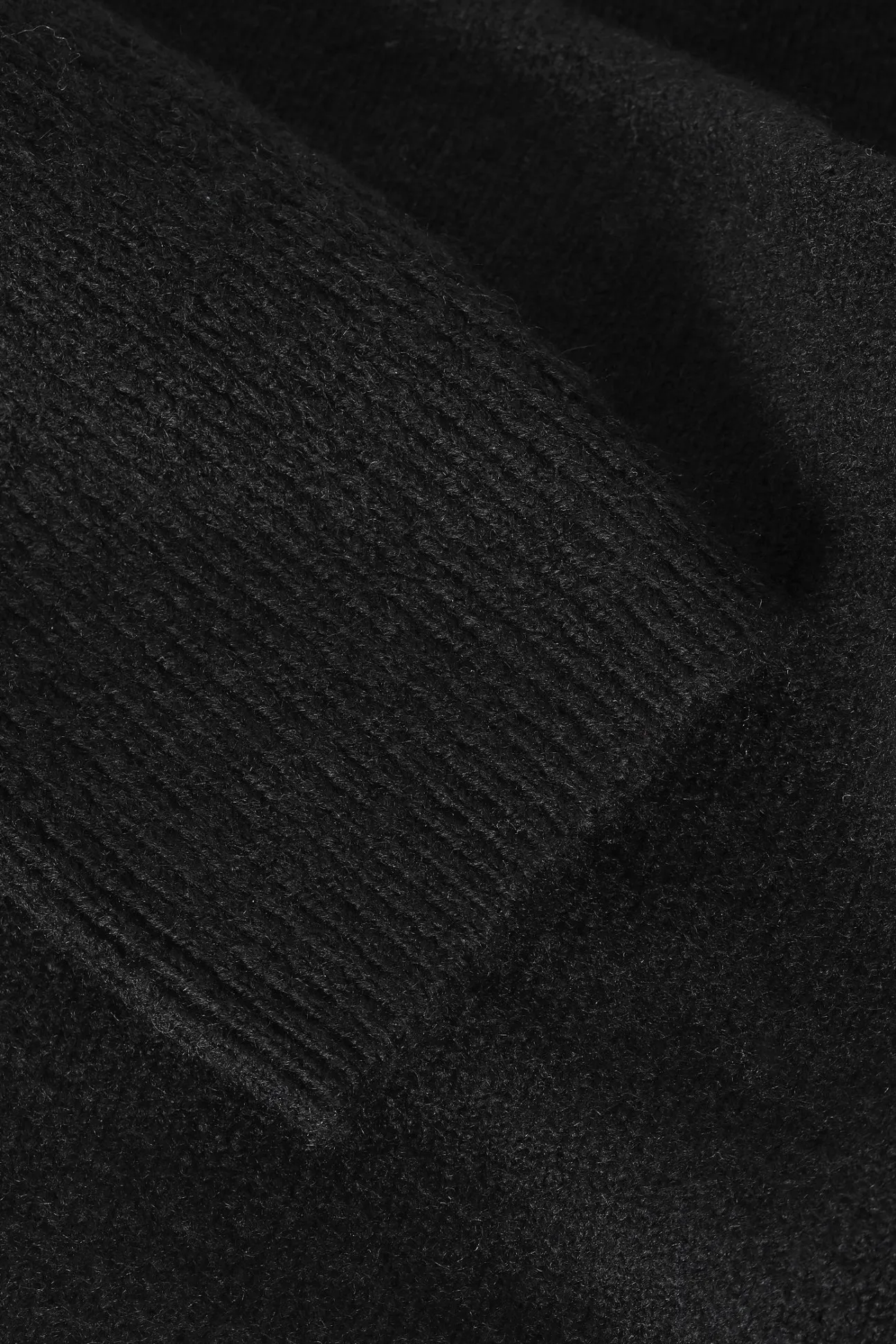 SWETER DAMSKI Z OZDOBNYM DEKOLTEM ATI