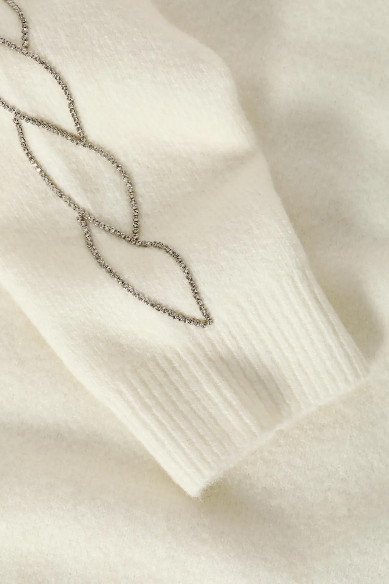 SWETER DAMSKI Z OZDOBNYMI RĘKAWAMI SYLVI