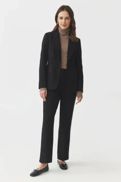 TALIOWANY CZARNY ŻAKIET — LAMIA 1