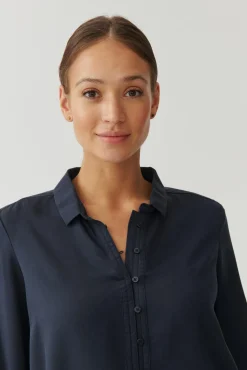 TKANINOWA BLUZKA DAMSKA Z KOŁNIERZYKIEM - BENETI