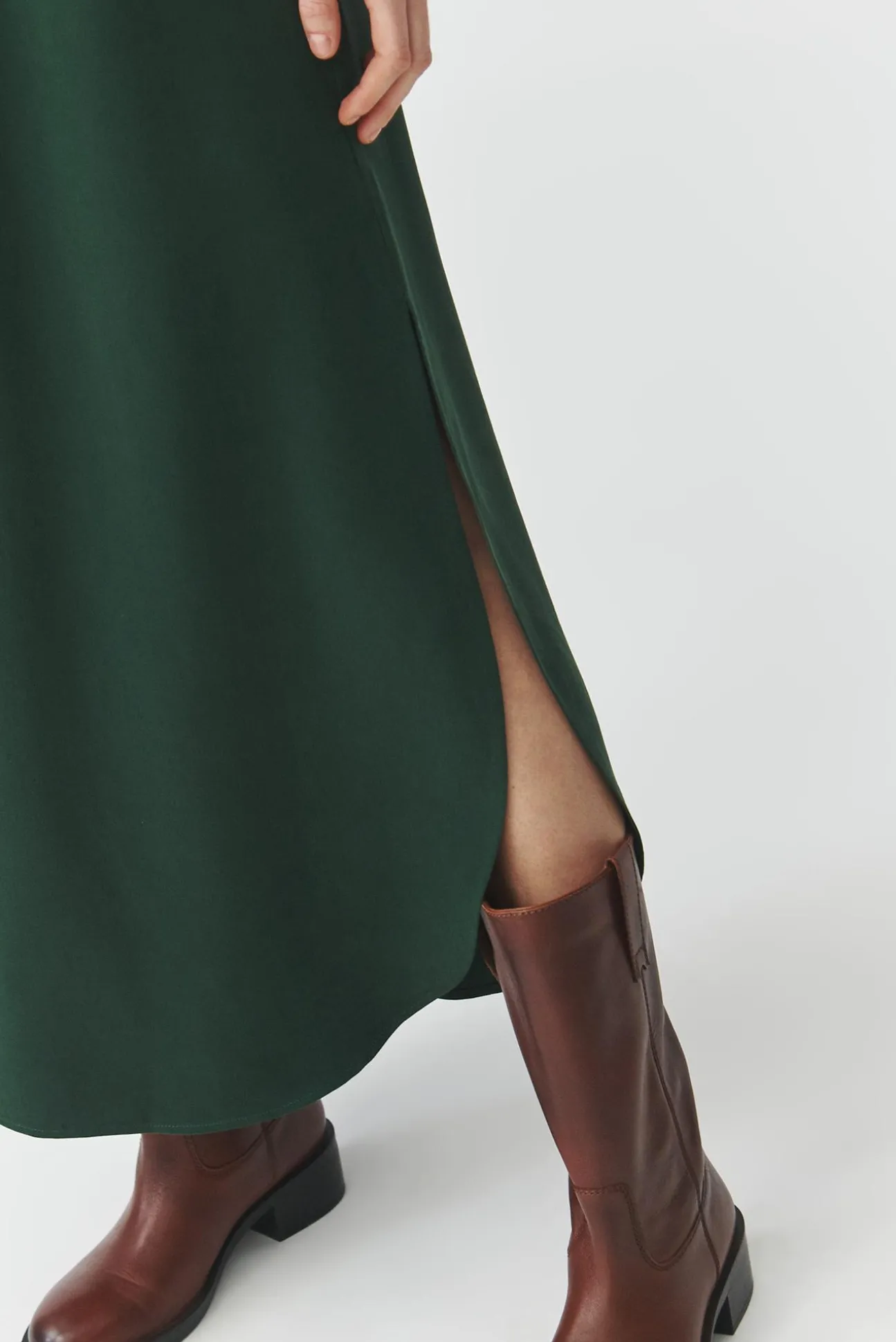 TKANINOWA SPÓDNICA MIDI — KATIA