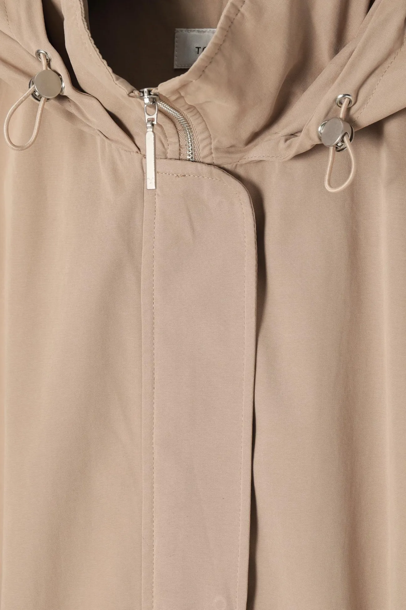 WIOSENNA PARKA IMPLODI